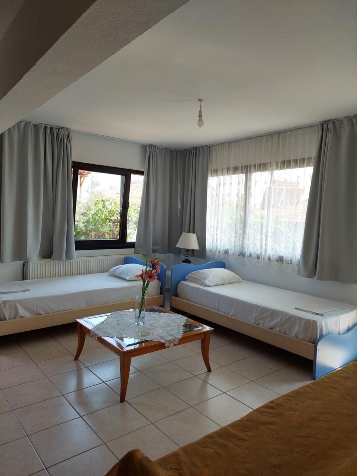 Dora'S House Comfortable Apartment With A Yard And View Pyrgadikia Exterior photo