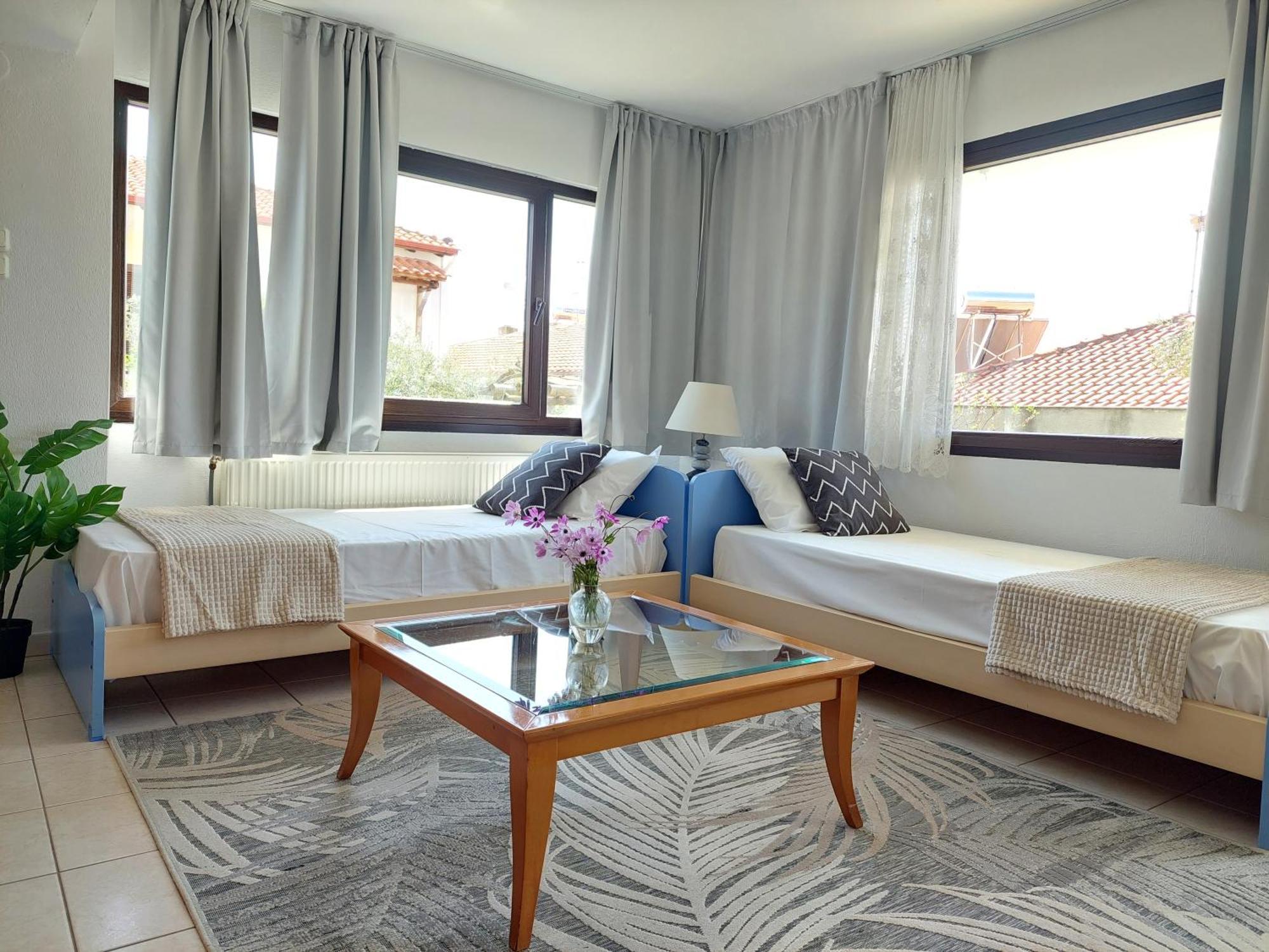 Dora'S House Comfortable Apartment With A Yard And View Pyrgadikia Exterior photo
